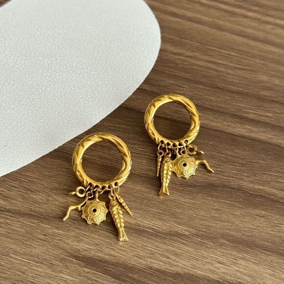 Fish Dangle Earrings Q242 - Picture 2 of 5